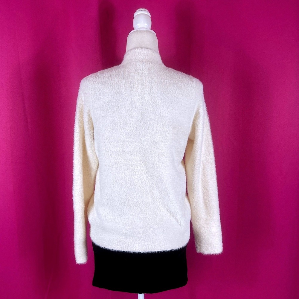 Cyrus Embellished Pearl Crystal Fuzzy Knit Cardigan Sweater Size S NWT - Picture 3 of 7